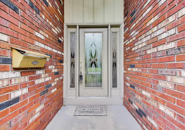 Photo 2 of Single family home for sale at 1138 Fran Lin Pkwy, Munster, IN 46321 | MLS# 845211 | Listing updated on 2026-09-12