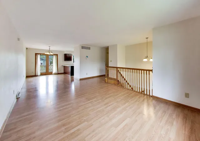 Photo 4 of Single family home for sale at 1138 Fran Lin Pkwy, Munster, IN 46321 | MLS# 845211 | Listing updated on 2026-09-12
