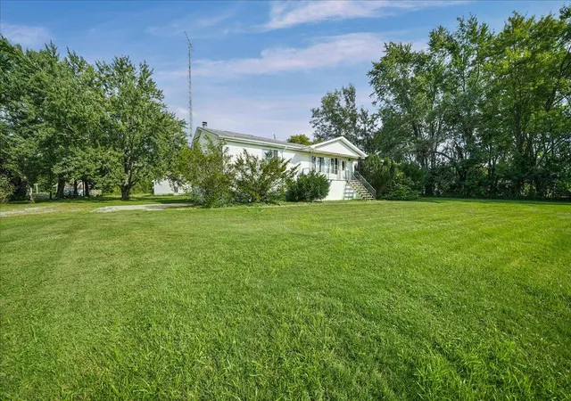 Photo 3 of Single family home for sale at 541 N County Line Rd, Hobart, IN 46342 | MLS# 845225 | Listing updated on 2026-09-14
