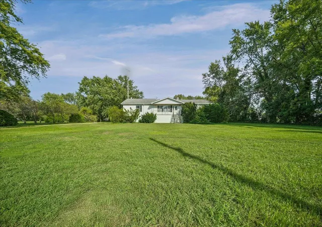 Photo 4 of Single family home for sale at 541 N County Line Rd, Hobart, IN 46342 | MLS# 845225 | Listing updated on 2026-09-14