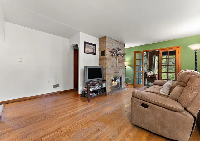 Photo 3 of Single family home for sale at 6435 Madison St, Merrillville, IN 46410 | MLS# 845205 | Listing updated on 2026-09-12
