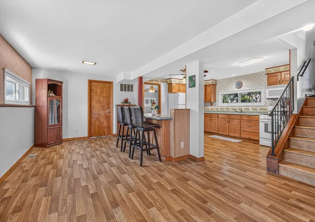 Photo 3 of Single family home for sale at 9517 Farmer Dr, Highland, IN 46322 | MLS# 845235 | Listing updated on 2026-09-13