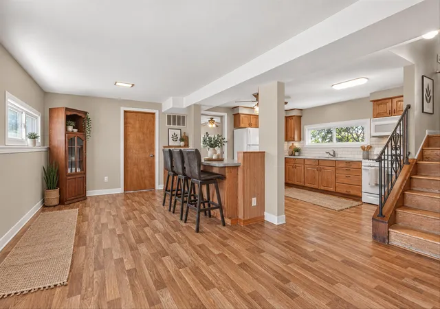 Photo 3 of Single family home for sale at 9517 Farmer Dr, Highland, IN 46322 | MLS# 845235 | Listing updated on 2026-09-13