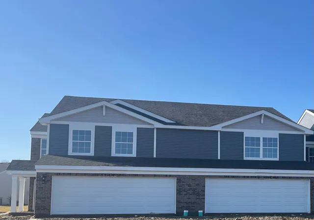 Townhouse for sale at 519 Cressmoor Blvd, Hobart, IN 46342 | MLS# 845251