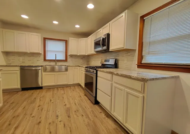 Photo 3 of Single family home for sale at 7520 Independence St, Merrillville, IN 46410 | MLS# 845260 | Listing updated on 2026-09-14