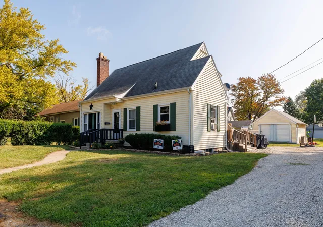 Photo 3 of Sale Pending at 405 N 2nd Street, Kentland, IN 47951 | MLS# 845265 | Listing updated on 2026-09-23