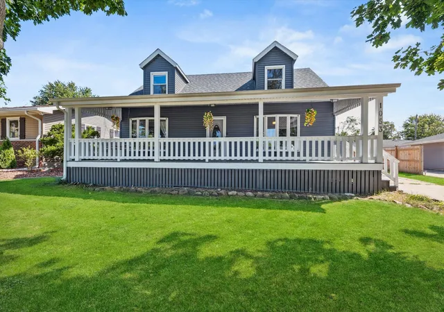 Photo 2 of Single family home for sale at 1053 S Decatur St, Hobart, IN 46342 | MLS# 845282 | Listing updated on 2026-09-14