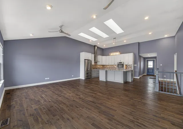 Photo 3 of Townhouse for sale at 6135 S Dune Harbor Dr, Portage, IN 46368 | MLS# 845283 | Listing updated on 2026-09-14
