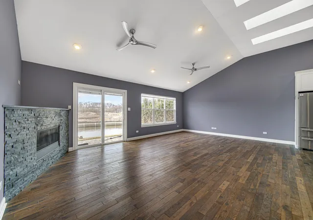 Photo 4 of Townhouse for sale at 6135 S Dune Harbor Dr, Portage, IN 46368 | MLS# 845283 | Listing updated on 2026-09-14