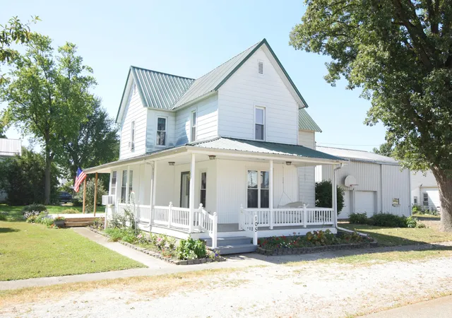 Photo 2 of Single family home for sale at 105 W South St, Remington, IN 47977 | MLS# 845294 | Listing updated on 2026-09-14