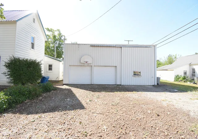 Photo 3 of Single family home for sale at 105 W South St, Remington, IN 47977 | MLS# 845294 | Listing updated on 2026-09-14