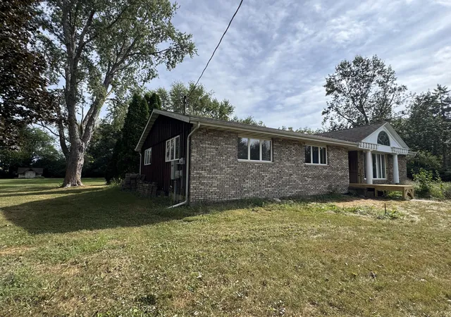 Photo 3 of Single family home for sale at 18907 Idaho Ct, Lowell, IN 46356 | MLS# 845384 | Listing updated on 2026-09-15
