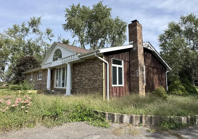 Photo 3 of Single family home for sale at 18907 Idaho Ct, Lowell, IN 46356 | MLS# 845384 | Listing updated on 2026-09-15