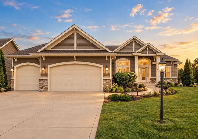 Photo 1 of Single family home for sale at 1350 Treviso Bay Dr, Valparaiso, IN 46385 | MLS# 845368 | Listing updated on 2026-09-15