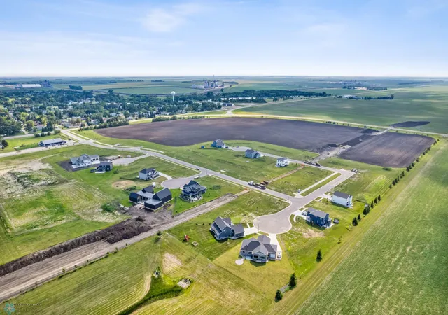 Photo 2 of Sale Pending at 799 4th Ave N, Casselton, ND 58012 | MLS# 6670121 | Listing updated on 2026-09-09