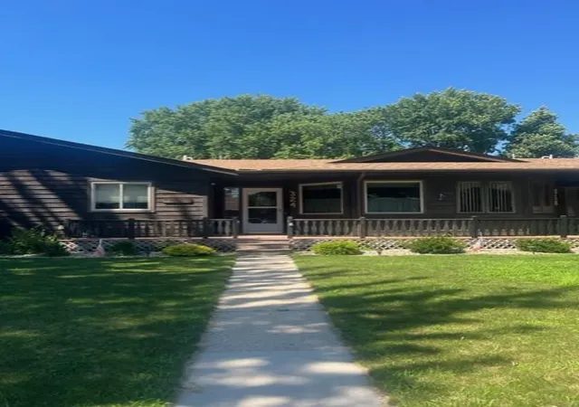 Photo 1 of Single family home for sale at 324 7th St, Windom, MN 56101 | MLS# 6742542 | Listing updated on 2026-09-09
