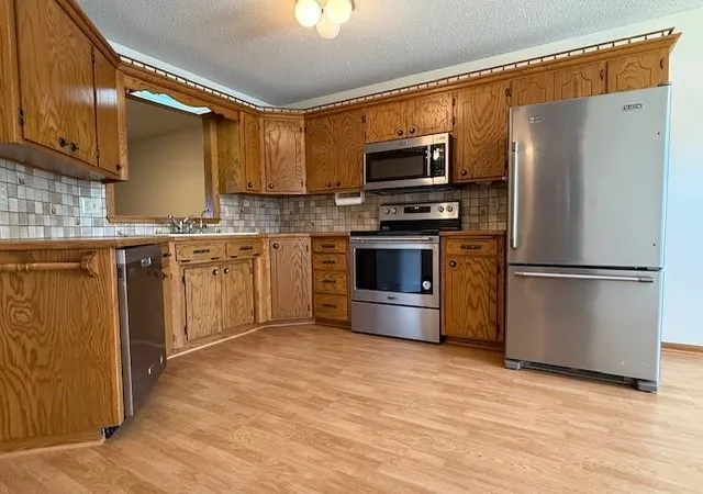 Photo 3 of Single family home for sale at 324 7th St, Windom, MN 56101 | MLS# 6742542 | Listing updated on 2026-09-09