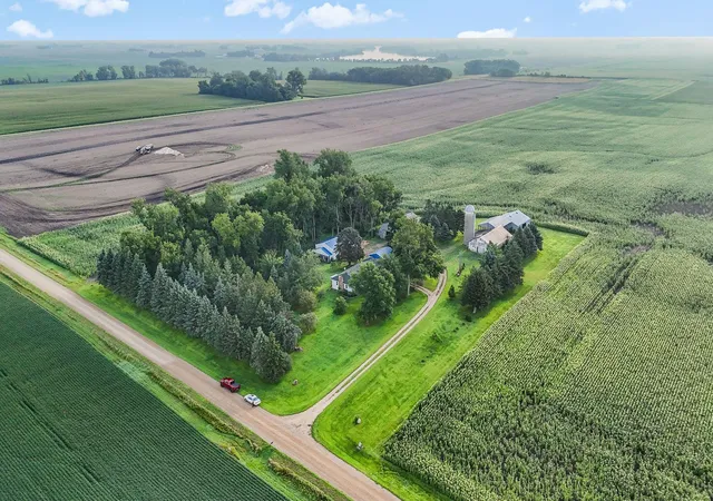 Photo 4 of Sale Pending at 87192 510Th St, Buffalo Lake, MN 55314 | MLS# 6769565 | Listing updated on 2026-09-14