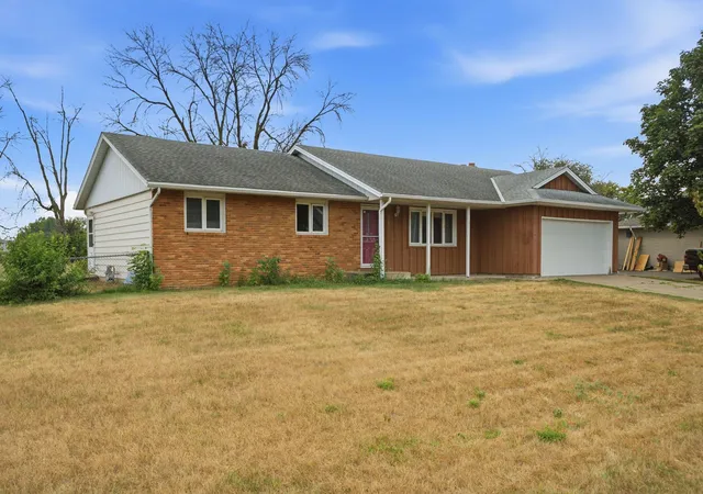 Photo 3 of Single family home for sale at 8386 Harkness Rd S, Cottage Grove, MN 55016 | MLS# 6770213 | Listing updated on 2026-09-20