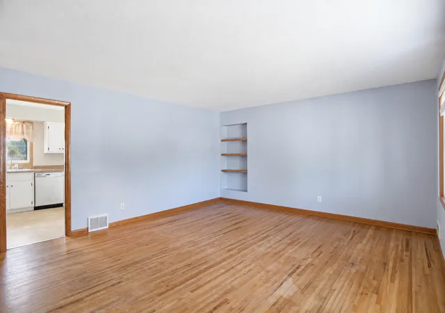 Photo 4 of Single family home for sale at 8386 Harkness Rd S, Cottage Grove, MN 55016 | MLS# 6770213 | Listing updated on 2026-09-23