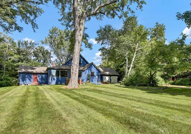 Photo 2 of Single family home for sale at 29923 Lakeview Ave, Red Wing, MN 55066 | MLS# 6786726 | Listing updated on 2026-09-10