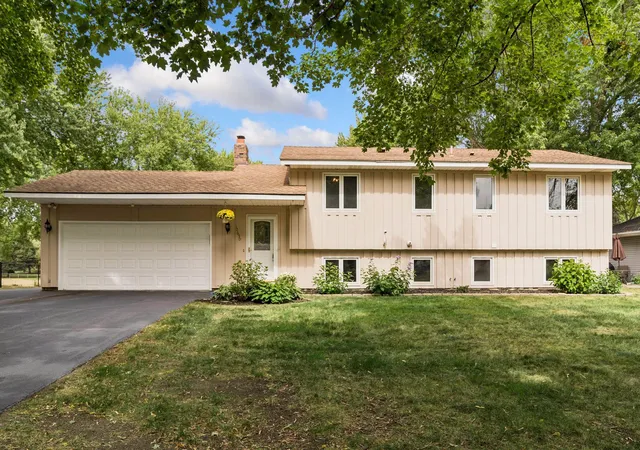 Photo 2 of Single family home for sale at 10650 105th Avenue N, Maple Grove, MN 55369 | MLS# 6790784 | Listing updated on 2026-10-01