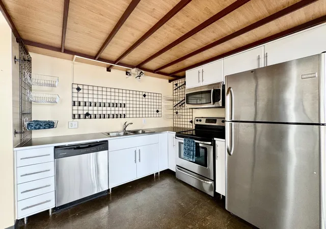 Listing Photo 4 - Condo for sale in building located at 500 Robert St N, St. Paul, MN 55101 - Unit #613