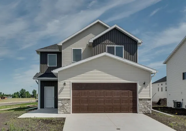 Photo 1 of Single family home for sale at 2304 37 Ave S, Moorhead, MN 56560 | MLS# 6804093 | Listing updated on 2026-09-14