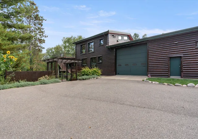 Photo 1 of Single family home for sale at 10422 Ossawinnamakee Rd, Pequot Lakes, MN 56472 | MLS# 6804456 | Listing updated on 2026-09-22