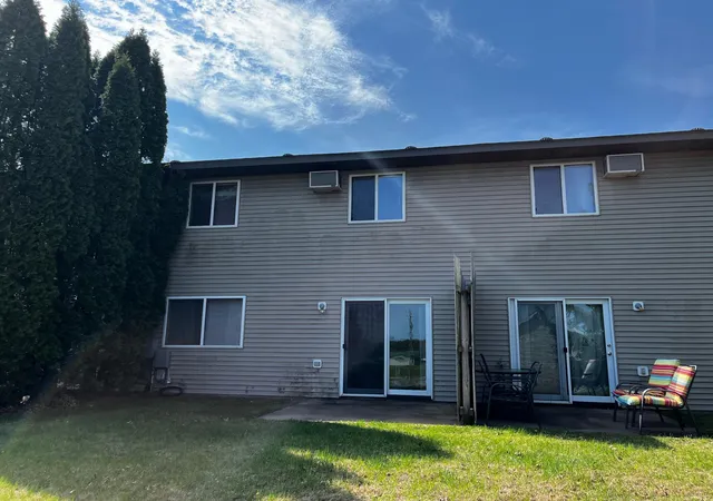 Listing Photo 4 - Condo for sale in building located at 2419 Fryklund Dr, Menomonie, WI 54751