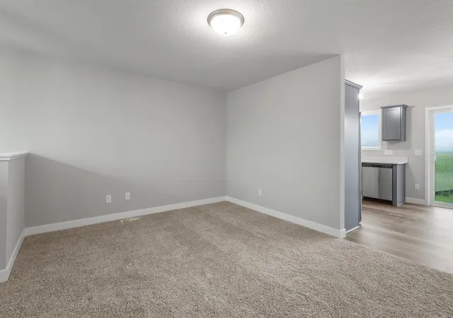 Photo 4 of Single family home for sale at 337 Ridge Road, Le Sueur, MN 56058 | MLS# 6814912 | Listing updated on 2026-09-10