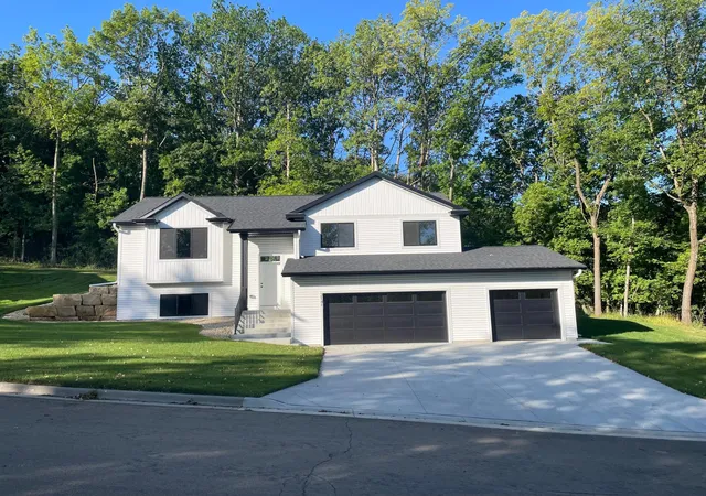 Photo 1 of Single family home for sale at 2141 Ponderosa Pl Sw, Rochester, MN 55902 | MLS# 6815186 | Listing updated on 2026-09-15