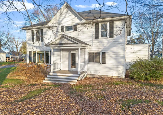 Photo 1 of Single family home for sale at 1045 Grove St, Cumberland, WI 54829 | MLS# 6817809 | Listing updated on 2026-09-14