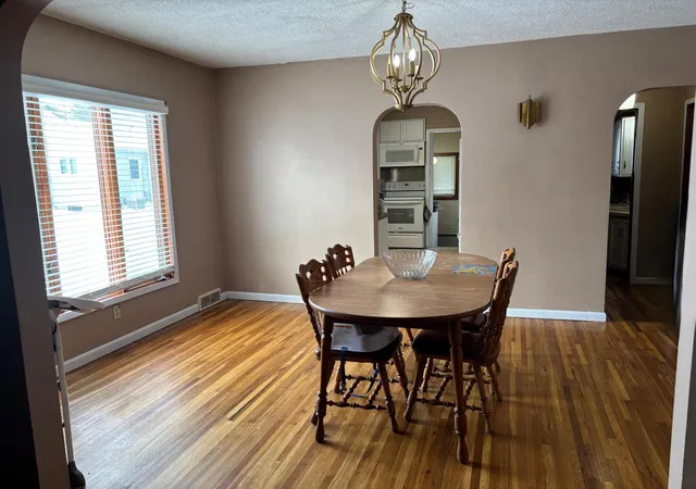 Photo 3 of Single family home for sale at 811 Tilden St, Fairmont, MN 56031 | MLS# 6822994 | Listing updated on 2026-09-10