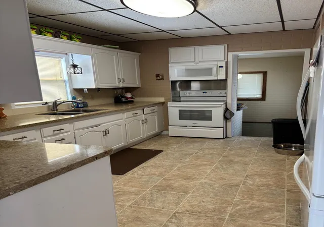 Photo 4 of Single family home for sale at 811 Tilden St, Fairmont, MN 56031 | MLS# 6822994 | Listing updated on 2026-09-10