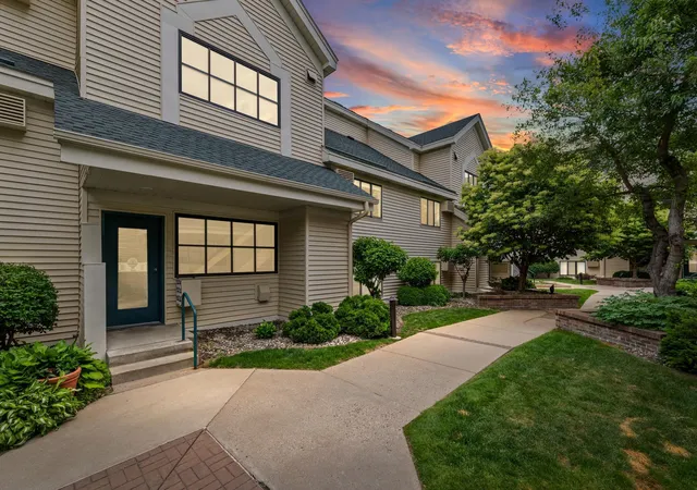 Photo 3 of Condo for sale at 7618 York Ave S #1218, Minneapolis, MN 55435 | MLS# 7003574 | Listing updated on 2026-09-15