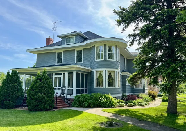 Photo 1 of Single family home for sale at 311 9th Street S, Olivia, MN 56277 | MLS# 7005322 | Listing updated on 2026-09-10