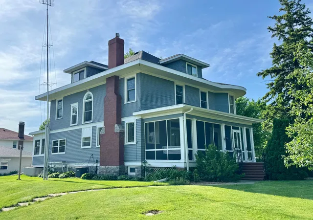 Photo 2 of Single family home for sale at 311 9th Street S, Olivia, MN 56277 | MLS# 7005322 | Listing updated on 2026-09-10