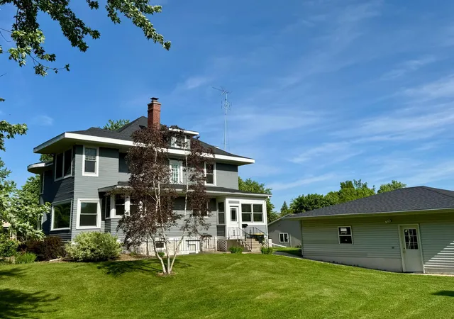 Photo 4 of Single family home for sale at 311 9th Street S, Olivia, MN 56277 | MLS# 7005322 | Listing updated on 2026-09-10