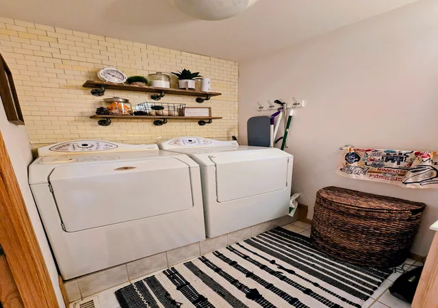 Photo 3 of Single family home for sale at 807 8th Street SW, Pipestone, MN 56164 | MLS# 7011751 | Listing updated on 2026-09-11