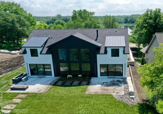 Photo 2 of Mansion for sale at 11694 Indian Beach Rd, Spicer, MN 56288 | MLS# 7013840 | Listing updated on 2026-09-08