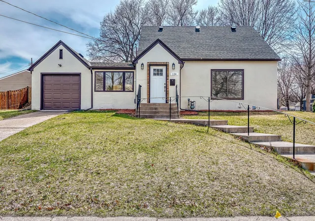 Photo 2 of Single family home for sale at 124 King St W, Saint Paul, MN 55107 | MLS# 7015040 | Listing updated on 2026-09-15