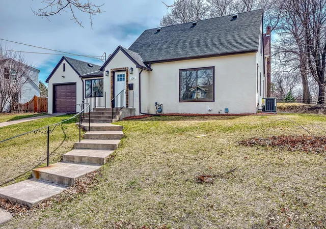 Photo 3 of Single family home for sale at 124 King St W, Saint Paul, MN 55107 | MLS# 7015040 | Listing updated on 2026-09-15
