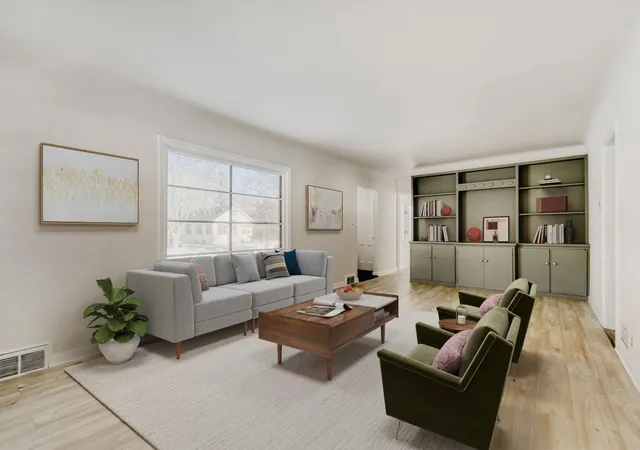 Photo 3 of Single family home for sale at 124 King St W, Saint Paul, MN 55107 | MLS# 7015040 | Listing updated on 2026-09-15