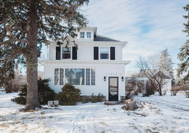 Photo 1 of Single family home for sale at 514 2nd Avenue Se, Jamestown, ND 58401 | MLS# 7019381 | Listing updated on 2026-09-15