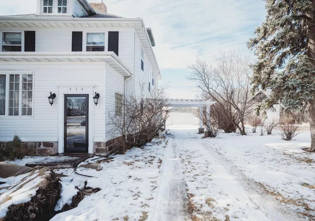 Photo 3 of Single family home for sale at 514 2nd Avenue Se, Jamestown, ND 58401 | MLS# 7019381 | Listing updated on 2026-09-15