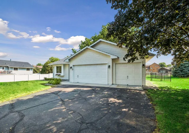 Photo 3 of Sale Pending at 17350 Foliage Ave, Farmington, MN 55024 | MLS# 7020088 | Listing updated on 2026-09-14