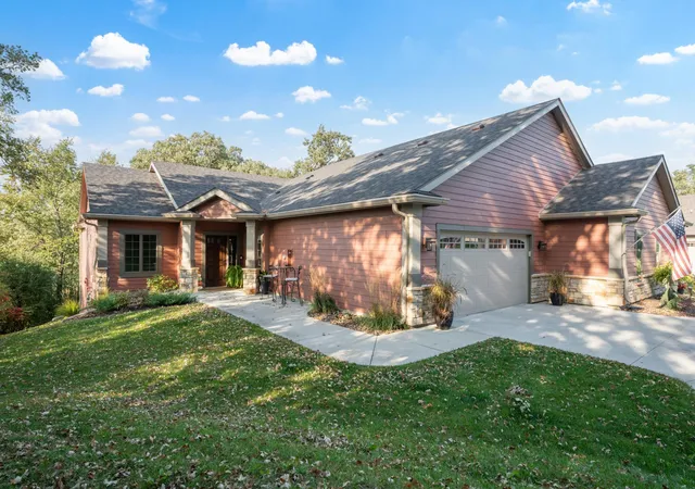 Photo 1 of Single family home for sale at 468 Panorama Cir Nw, Rochester, MN 55901 | MLS# 7021381 | Listing updated on 2026-09-10