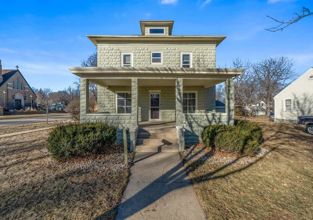 Photo 1 of Single family home for sale at 201 E Adams Ave, Luverne, MN 56156 | MLS# 7022585 | Listing updated on 2026-09-10