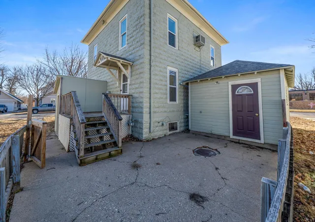 Photo 3 of Single family home for sale at 201 E Adams Ave, Luverne, MN 56156 | MLS# 7022585 | Listing updated on 2026-09-10